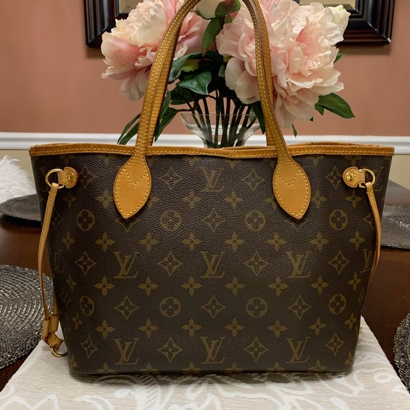 Louis Vuitton Handbags - Louis Vuitton Neverfull PM